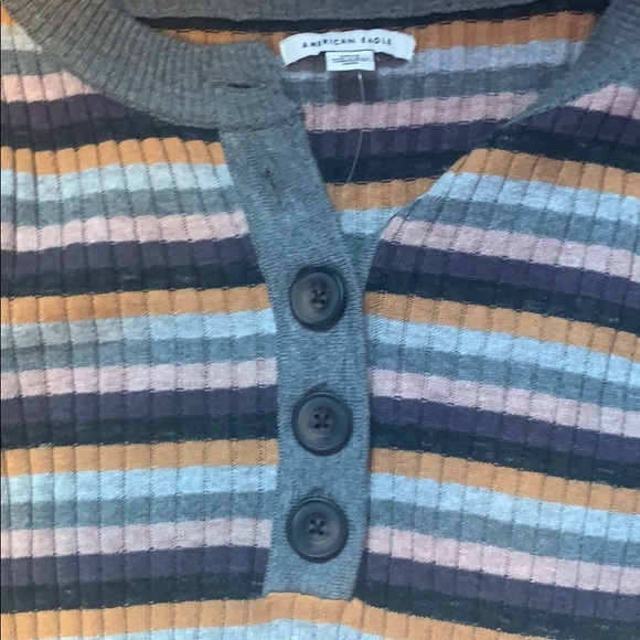 long sleeve sweater with button up - Picture 2 of 2